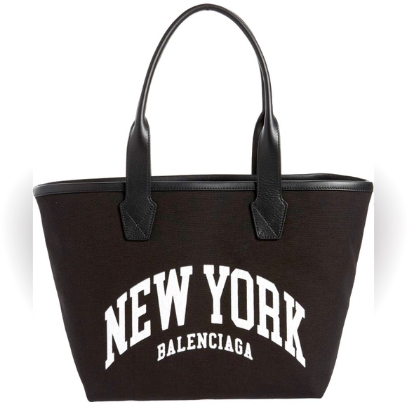 ❌SOLD❌🔥BALENCIAGA Beach Tote🔥 - Picture 2 of 12